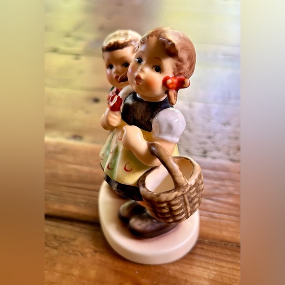 Vintage Hummel Figurine To Market Hum 49 - Picture 3 of 6